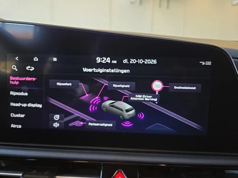 Kia Niro EV ExecutiveLine 64.8 kWh Accu 100% | Meest luxe uitvoering | Schuif/kantel dak | Dodehoek Detectie | Cruise Control Adaptief |  Head up Display | Stoelverwarming en Ventilatie | Harmen / Kardon | camera | Carplay & Android | Fabrieksgarantie t/m 19-06-2031