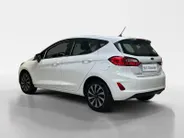 Ford Fiesta 1.0 EcoBoost Hybrid Titanium | Apple Carplay / Android Auto | Stoel + Stuurverwarming | Cruise Control | Parkeersensoren Achter | Lichtsensor | Climate Control | Verwarmbare Voorruit
