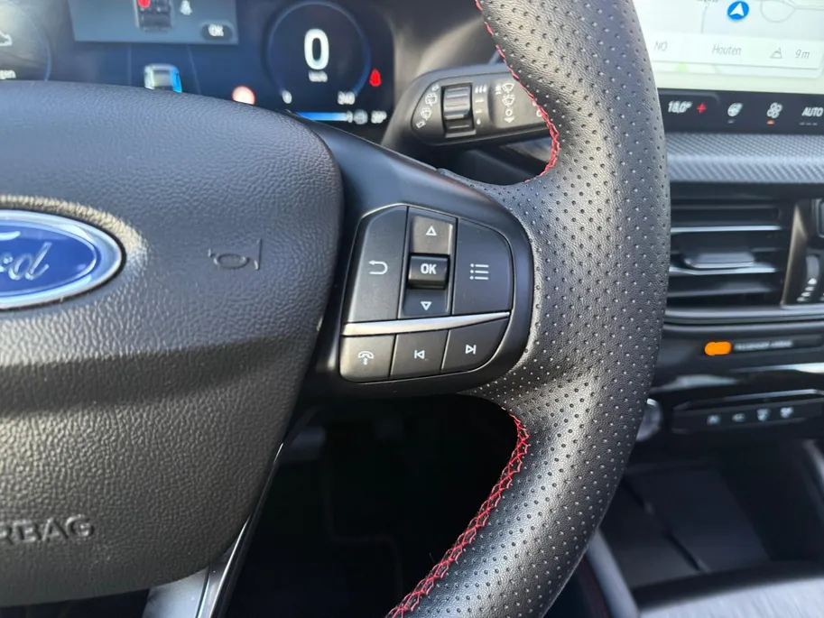 Ford Kuga 2.5 PHEV ST-Line | NL Auto | Panoramadak | Elektrische Trekhaak | Winter Pack | Apple Carplay & Android Auto |