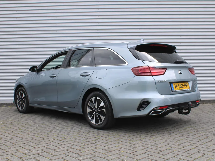 Kia Ceed Sportswagon 1.6 GDI PHEV DynamicPlusLine | Trekhaak | Stuur-/stoelverwarming | Plug-in | 16" LM | Clima | Camera | Cruise adapt. | Navi | LED |