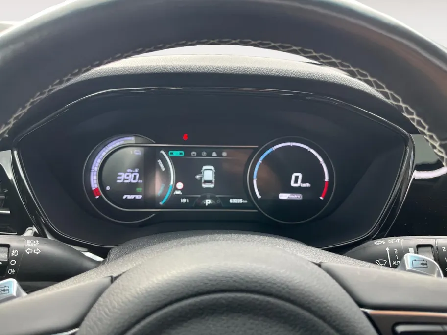 Kia e-Niro ExecutiveLine 64 kWh | Lederen bekleding | Elektrische stoelverstelling | JBL Audio systeem | Stoelventilatie