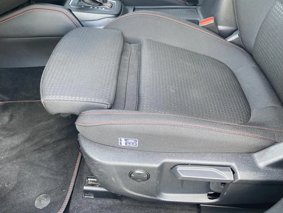 Ford Focus 1.0 EcoBoost Hybrid 155pk Automaat ST Line X Wagon Navigatie - Apple Carplay/ Android Auto - Winter Pack - Driver Assistance Pack