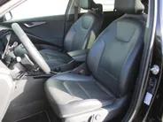 Kia Niro 1.6 GDi Hybrid ExecutiveLine | Camera | Leer | Schuifdak | Stoelverwarming+ventilatie | Elektr. stoelverstelling + achterklep | 18' LM | HUD |