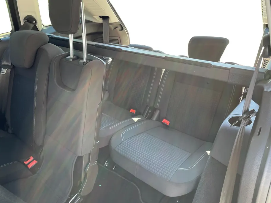 Ford Grand C-Max 1.0 Titanium 7Pers. | Navigatie | Voorruitverwarming | Stoelverwarming | Privacy Glass | Cruise Control | 17|  Velgen | Parkeersensoren voor en achter | Parkeerassistent | Zonneschermen