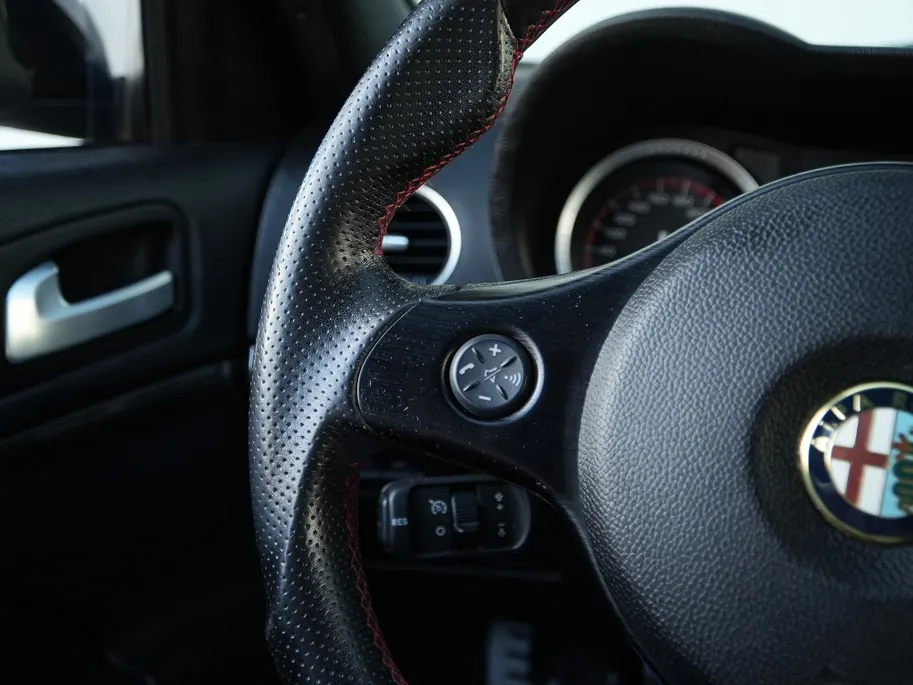 Alfa Romeo 159 Sportwagon 1.750 TBI Turbo 200 PK TI | Leder | Bose | Xenon | Cruise | 19'