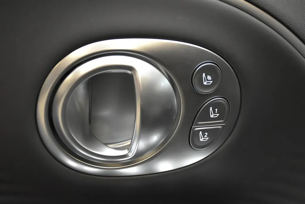 Hyundai IONIQ 9 Connect Plus Blackline 110 kWh AWD 308PK