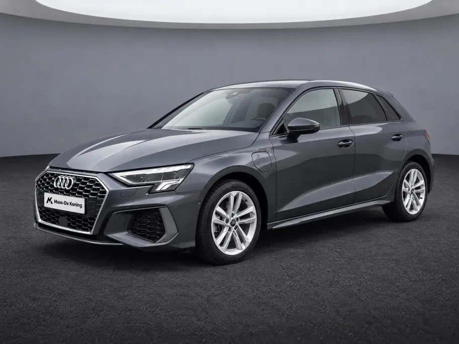 Audi A3 Sportback 40 TFSIe 204pk S-Tronic Advanced Edition · SOH 100% · Camera · Keyless · Dodehoeksensor · Parkeerassistent · Apple/Android Car Play · ACC · Stoelverwarming ·