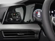 Volkswagen Golf variant Life Edition 1.5 eTSI 116 pk 7 versn. DSG · Achteruitrijcamera · draadloze telefoonlader · Trekhaak inklapbaar, met elektrische ontgrendeling ·