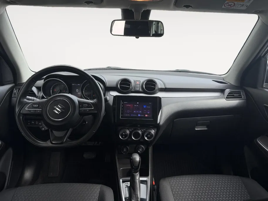 Suzuki Swift 1.2 Style Smart Hybrid | Adapt Cruise Control / Climate Control | Stoelverwarming | Camera | Navigatie |