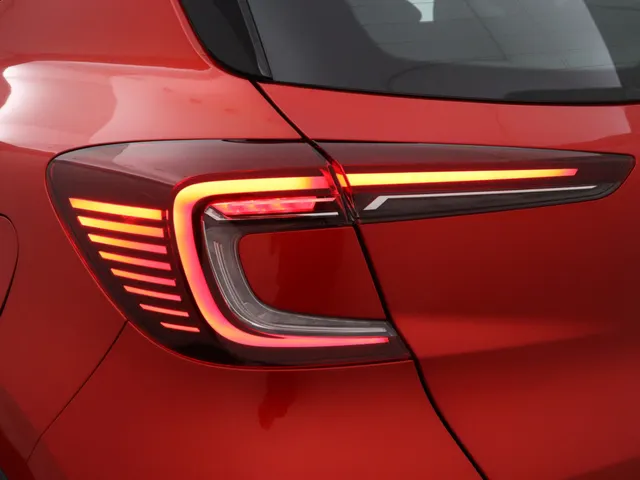 Renault Captur 1.6 E-Tech Plug-in Hybrid 160PK Intens | NAVI GROOT | CAMERA | STOELVERWARMING