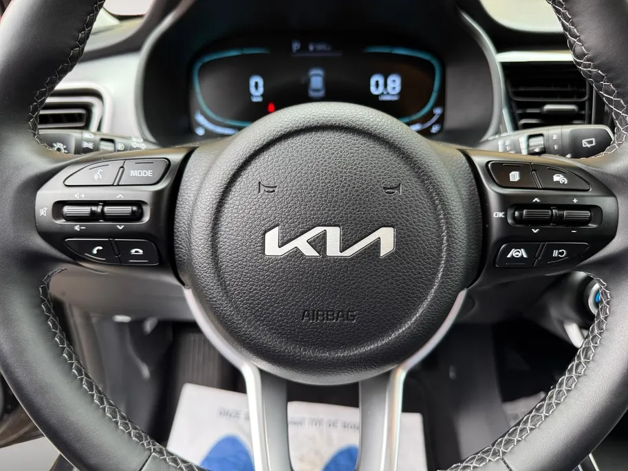 Kia Stonic 1.0 T-GDi MHEV DynamicPlusLine Automaat |  Navi | Apple Carplay/Android Auto | Metallic lak | Stoel & stuurverwarming | Fabrieksgarantie t/m 11-8-2032 + 3x 1 jaar* | NAP