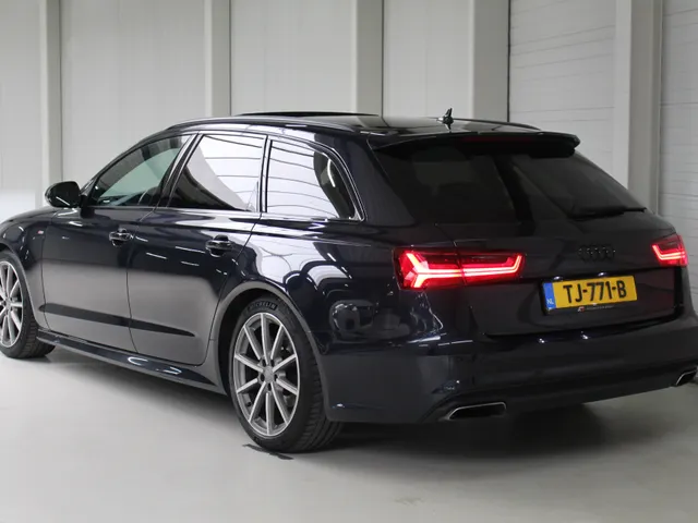 Audi A6 Avant 1.8 TFSI S-Line Sport Panoramadak | Stoelverwarming | DAB | Navigatie | Inklapbare buitenspiegels