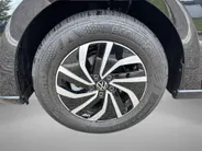 Volkswagen Polo Life Edition 1.0 TSI 95 pK 5 versn. Hand · Achteruitrijcamera · regensensor · Voorraad OUTLET ·