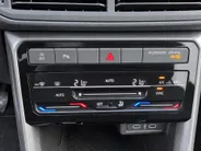 Volkswagen T-Cross 1.0 TSI 110pk R-Line · Camera · Apple/Android Car Play · Dodehoeksensor · Navigatie · Keyless · 18'' Inch · Garantie t/m 26-02-2028 of 100.000km
