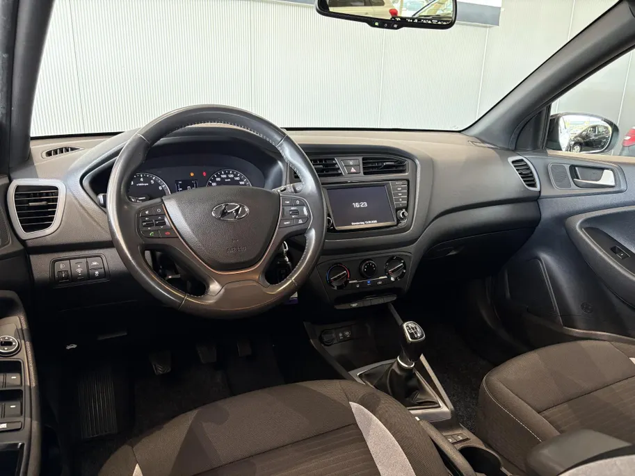 Hyundai i20 1.0 T-GDI Black Edition Navigatie