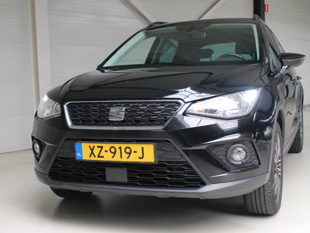 SEAT Arona 1.0 TSI Style Business Intense Navigatie | Camera | Climate Control | Inklapbare buitenspiegels