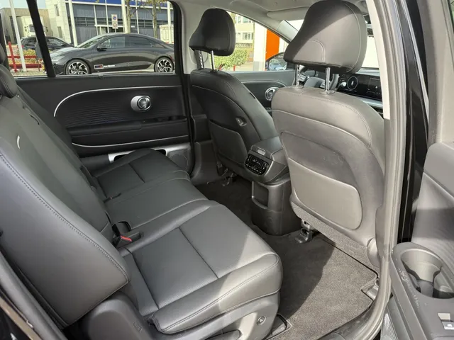 Hyundai IONIQ 9 Connect 7p. 110.3 kWh