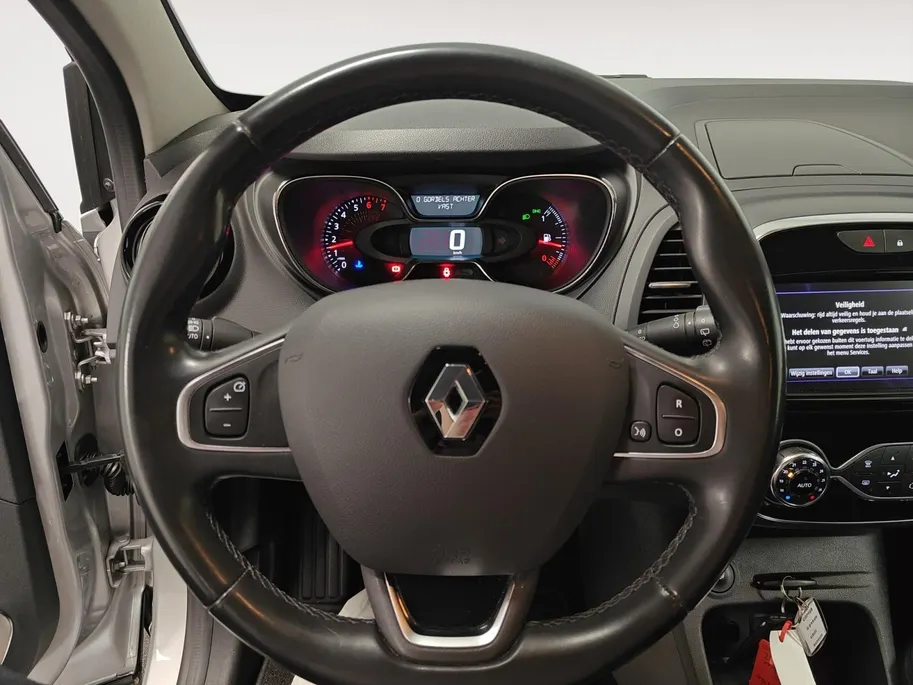 Renault Captur 1.3 TCe Intens NAVI AIRCO TREKHAAK CAMERA ANDROID AUTO 4 CILINDER 130PK HOGE INSTAP ZEER MOOIE AUTO