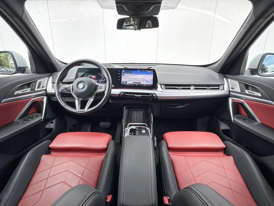 BMW iX1 xDrive30
