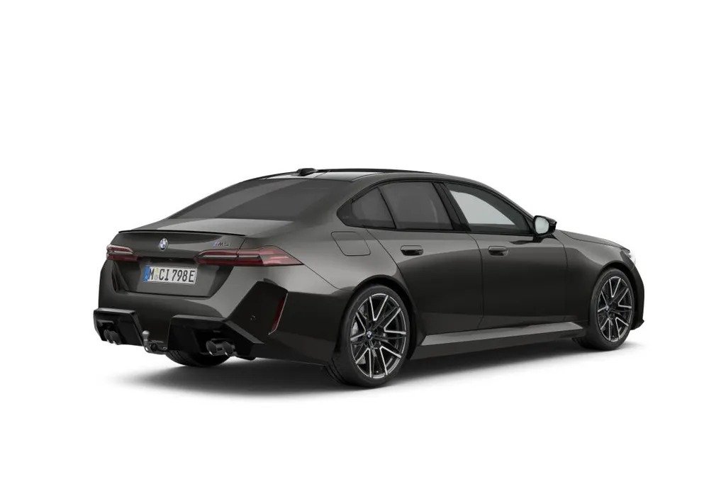 BMW M5 Sedan M5