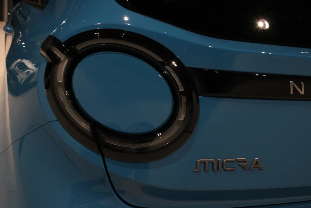 Nissan Micra 52 kWh EVOLVE A/T *Google assist*Parkeersensoren voor en achter*Climate regeling*stoel en stuurverwarming*E-padel stop*Adaptive cruise controle*LM-wielen*4x drive modus*Key card*417km WLTP*