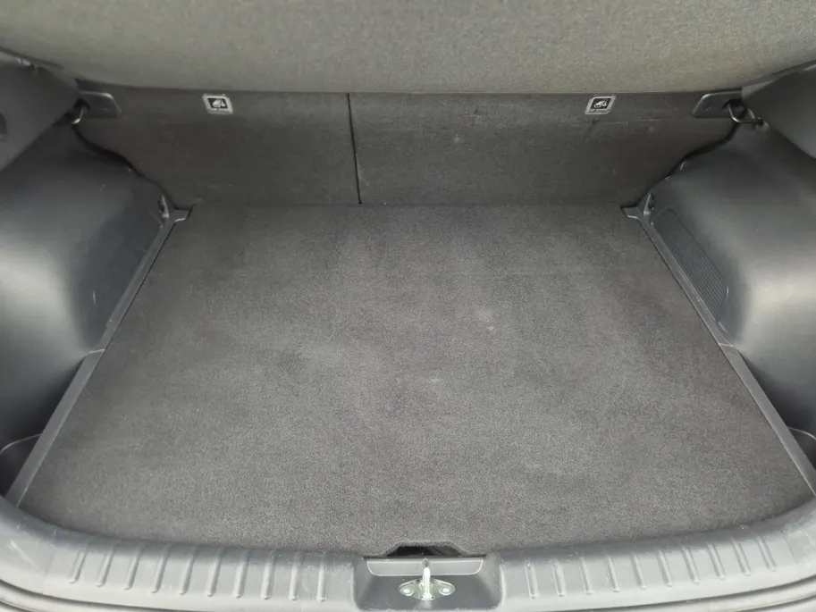 Kia Niro EV Edition 64.8 kWh | Afneembare Trekhaak | Climate Control | Cruise Control | Camera | Navigatie | Stoelverwarming | Stuurverwarming |