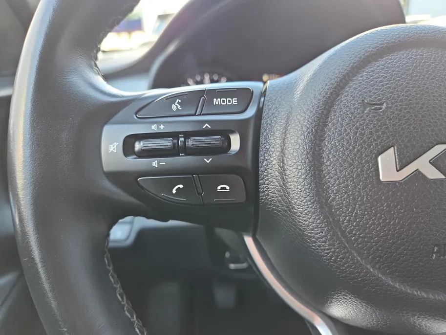 Kia Stonic 1.0 T-GDi MHEV DynamicLine | Cruise Control Adaptief | Achteruitrijcamera | Apple Carplay& Android Auto | LM Velgen | rijstrooksensor met correctie | Fabrieksgarantie t/m 15-02-2031 | Alseason Banden |