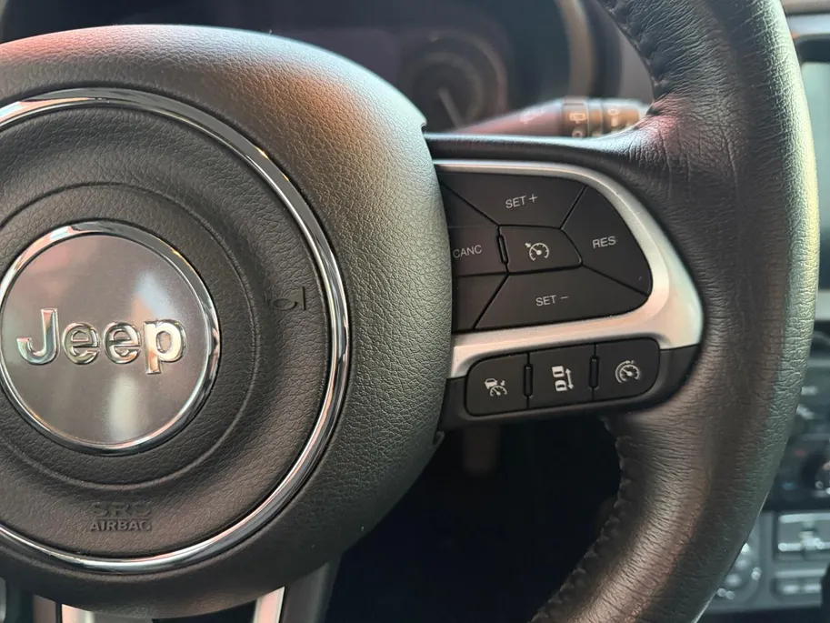 Jeep Renegade 1.5T e-Hybrid S 190PK AUTOMAAT | Black line| Lichtmetalen velgen| Parkeer sensoren V/A| Navigatie| Camera| Climate Control| 4WD drive| Leer| elec. stoel| Reservewiel|