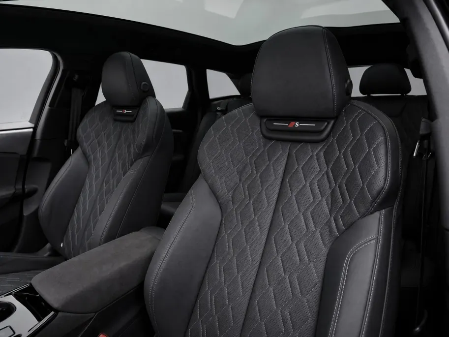 Audi A6 e-tron S edition e-tron 100kWh 367 PK · Tech pro · Panorama-glasdak · Sportstoel plus leder zwart · Stoelmassage + ventilatie