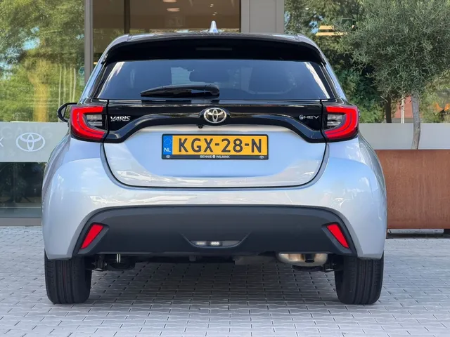 Toyota Yaris 1.5 Hybrid 115 Dynamic Limited | Stuur en Stoelverwarming
