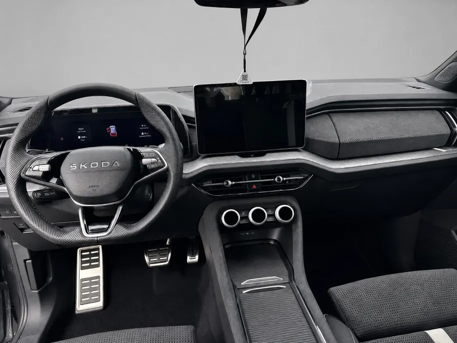 Škoda Kodiaq Sportline Business 1.5 TSI PHEV 150 kW / 204 PK | 19'' velgen | Trekhaak wegklapbaar | 2.000,- inruilbonus!!