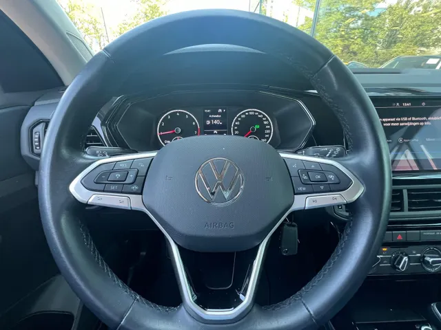 Volkswagen T-Cross 1.0 TSI Life AUTOMAAT | APPLE CARPLAY / ANDROID AUTO | 17 INCH | ADAPTIVE CRUISE CONTROL | ALL SEASON BANDEN | 7 DSG | NED. AUTO |