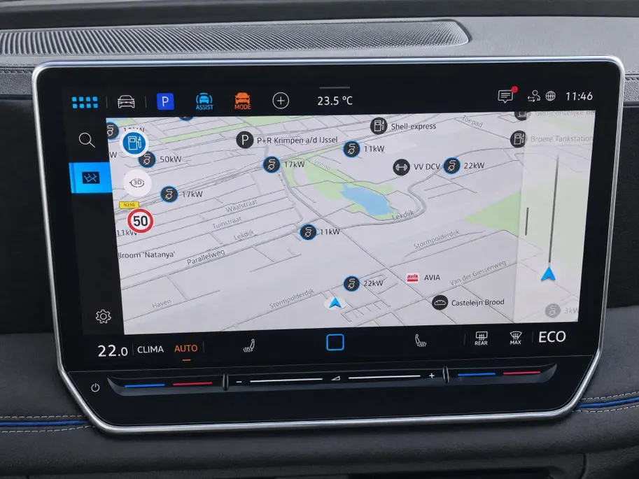 Volkswagen Tiguan 1.5eHybrid 272PK R-Line · Panoramadak · Trekhaak · Camera · Apple/Android Car Play · Garantie t/m 26-06-2030 of 100000km.
