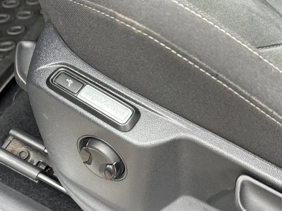 Volkswagen Tiguan 2.0 TSI 4Motion Highline | Trekhaak | Adapt. Cruise Control | Stoelverwarming | Climate Control | Parkeersensoren |