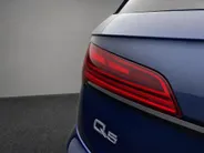 Audi Q5 50 TFSIe 299PK S-tronic S Line · Panoramadak · Camera ·  Luchtvering · Apple/Android Car Play · Keyless · 20'' Inch · Garantie t/m 28-05-2028 of 80000km.