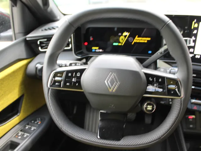 Renault 5 comfort range iconic cinq 52 kWh *  Vermelde prijs is inclusief de korting t.w.v. 1600,- *