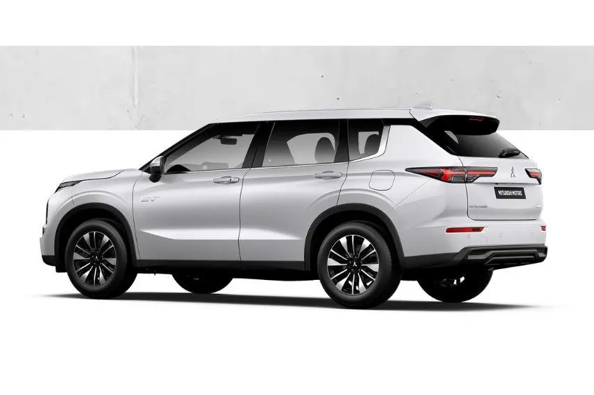 Mitsubishi Outlander 2.4 PHEV Pure € 5000 euro korting eigen voorraad| 8 jaar garantie| Snel leverbaar | Totaalprijs op is op.