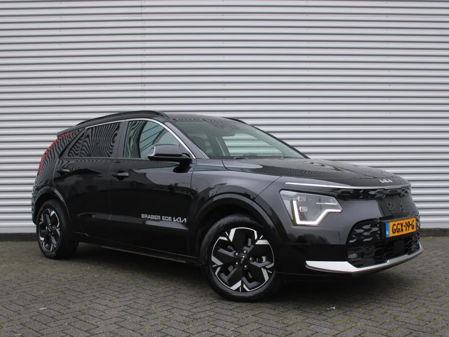 Kia Niro EV DynamicPlusLine 64.8 kWh | 17' LM | Schuif / Kantel dak | Navi | Cruise | Airco | Camera | 17% bijtelling |