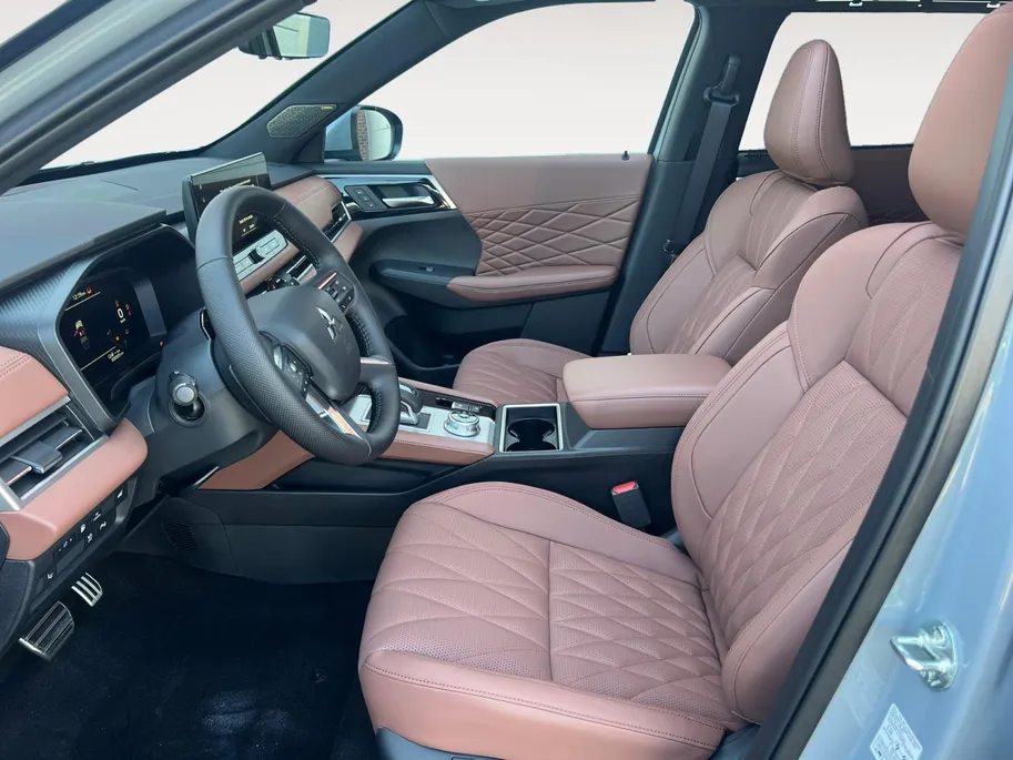 Mitsubishi Outlander 2.4 PHEV Instyle+ € 5.000 euro korting eigen voorraad| 8 jaar garantie| Snel leverbaar | Totaalprijs op is op.m26