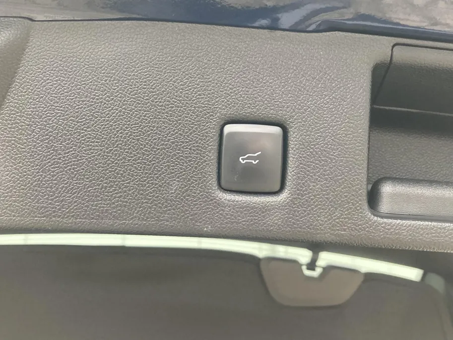 Ford Kuga 2.5 PHEV ST-Line X 225 pk Navigatie - Voorruitverwarming - Stoelverwarming - Bliss - Elektrische achterklep