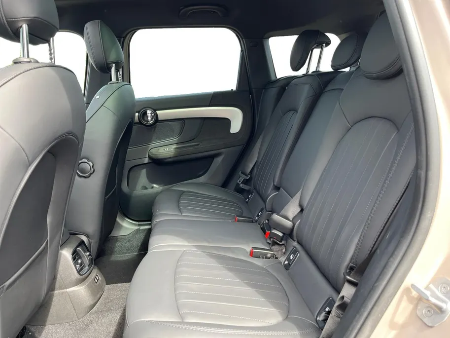 MINI Countryman 1.5 Cooper MINI Yours |achteruitrijcamera| Extra getint glas |Cruise control adaptief| Comfortstoel(en)| Lederen bekleding| 12 maanden Bovag Garantie|