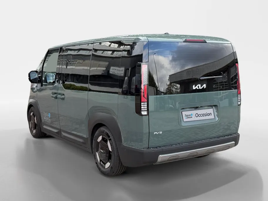 Kia PV5 Passenger Elite Executive 71.2 kWh Full options | Elektrische schuifdeuren en kofferklep | Leder interieur | Stoelvewarming + verkoeling | Achterbank verwarmbaar |
