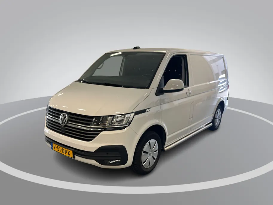 Volkswagen Bedrijfswagens Transporter 2.0 TDI L1H1 28 · Camera · Trekhaak · Apple/Android Car Play · Navigatie · Cruise Control · Vloerplaat · 16'' Inch · Garantie t/m 01-04-2028 of 100.000km