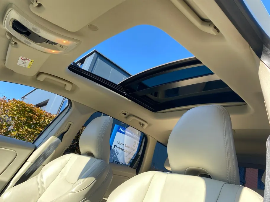 Volvo XC60 2.0 T5 Automaat Summum Luxury Line | Inscription Line | Pano Dak | NL-Auto | NAP | Trekhaak | Memory Seats | 20'| Camera | Stoelverwarming | Cruise Control | Navigatie | etc.