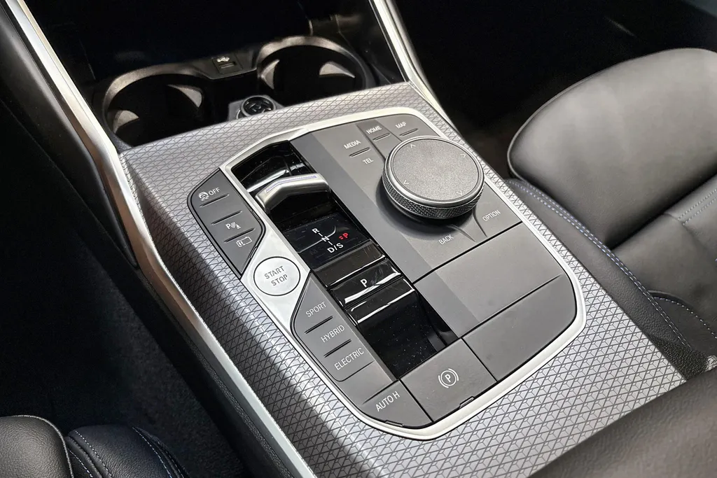 BMW 3 Serie Sedan 330e M Sportpakket