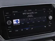 Volkswagen T-Cross 1.0TSI/116PK R-Line Camera + parkeersensoren · Apple/Android Car Play · Dodehoeksensoren · Garantie t/m 24-02-2028