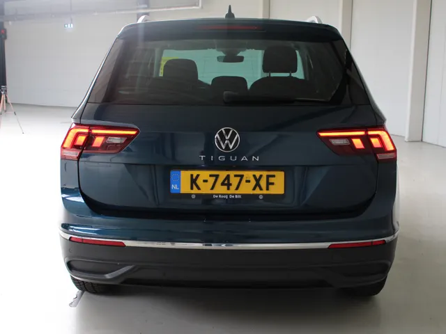 Volkswagen Tiguan 1.5 TSI Elegance Apple Carplay | Parkeercamera | Stoelverwarming | Inklapbare buitenspiegels | Climate Control