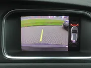 Volvo V40 Cross Country 1.5 T3 Dynamic Edition | Trekhaak | 17' LM | Panoramadak | Leer | PDC v+a | Camera | Stoel-/voorruitverwarming | HK audio |