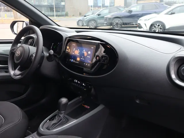 Toyota Aygo X Hybrid 115 pulse Bi-Tone | Easy Pack