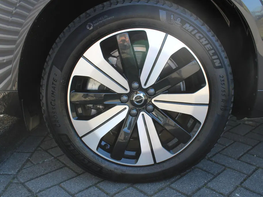Volvo XC60 2.0 T6 Plug-in hybrid AWD Essential Edition Bright | Leer | Schuifdak | Elek. stoelverstelling | 19' LM | Dodehoek detectie | LED | Zeer nette auto |